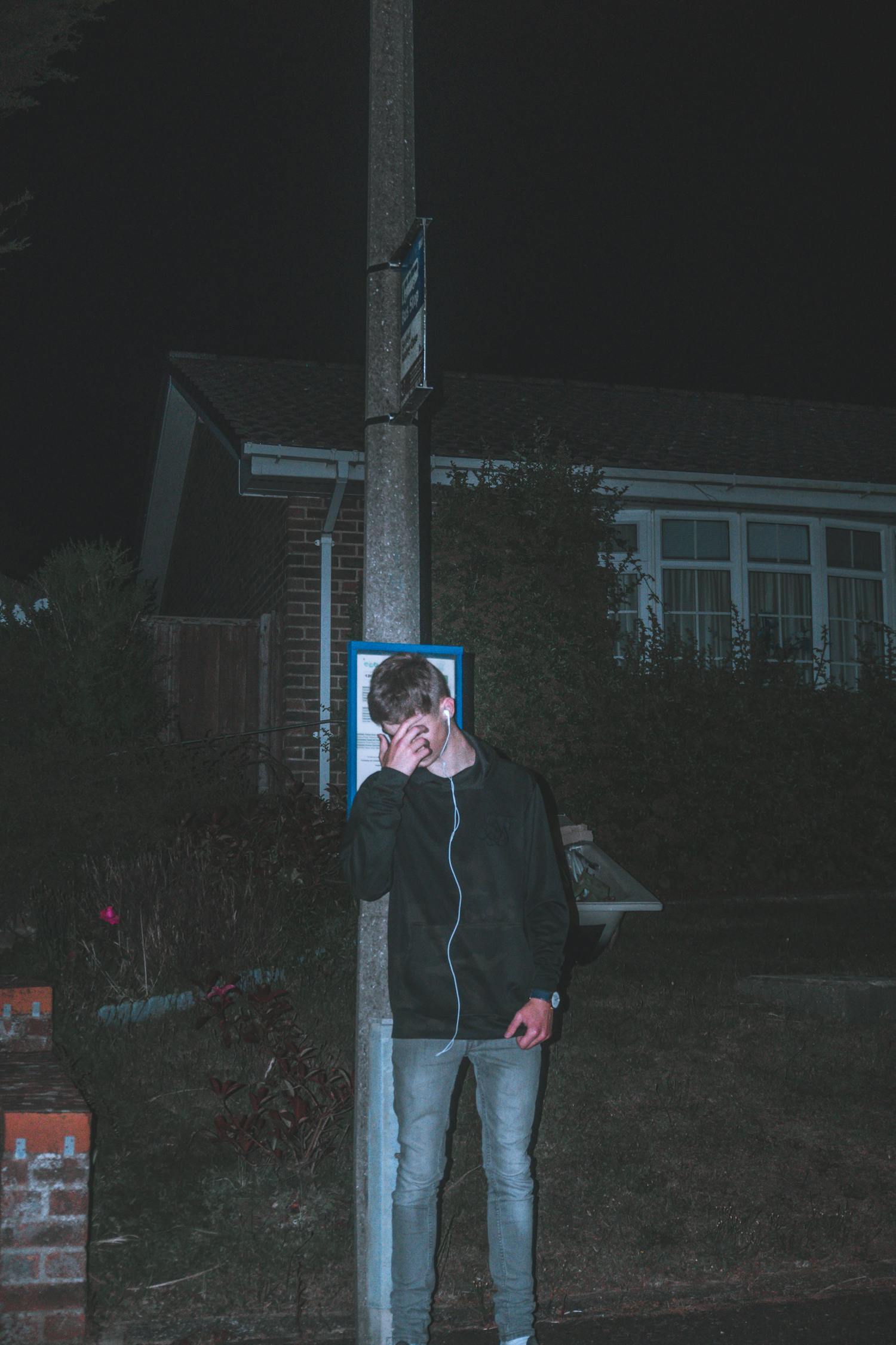 島國(guó)愛(ài)情電影的深度探索，情感世界的涉黃與非涉黃探討