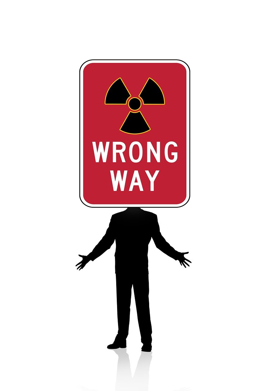 關(guān)于免費觀看黃色動漫的探討與警示，涉黃問題的風(fēng)險與警示