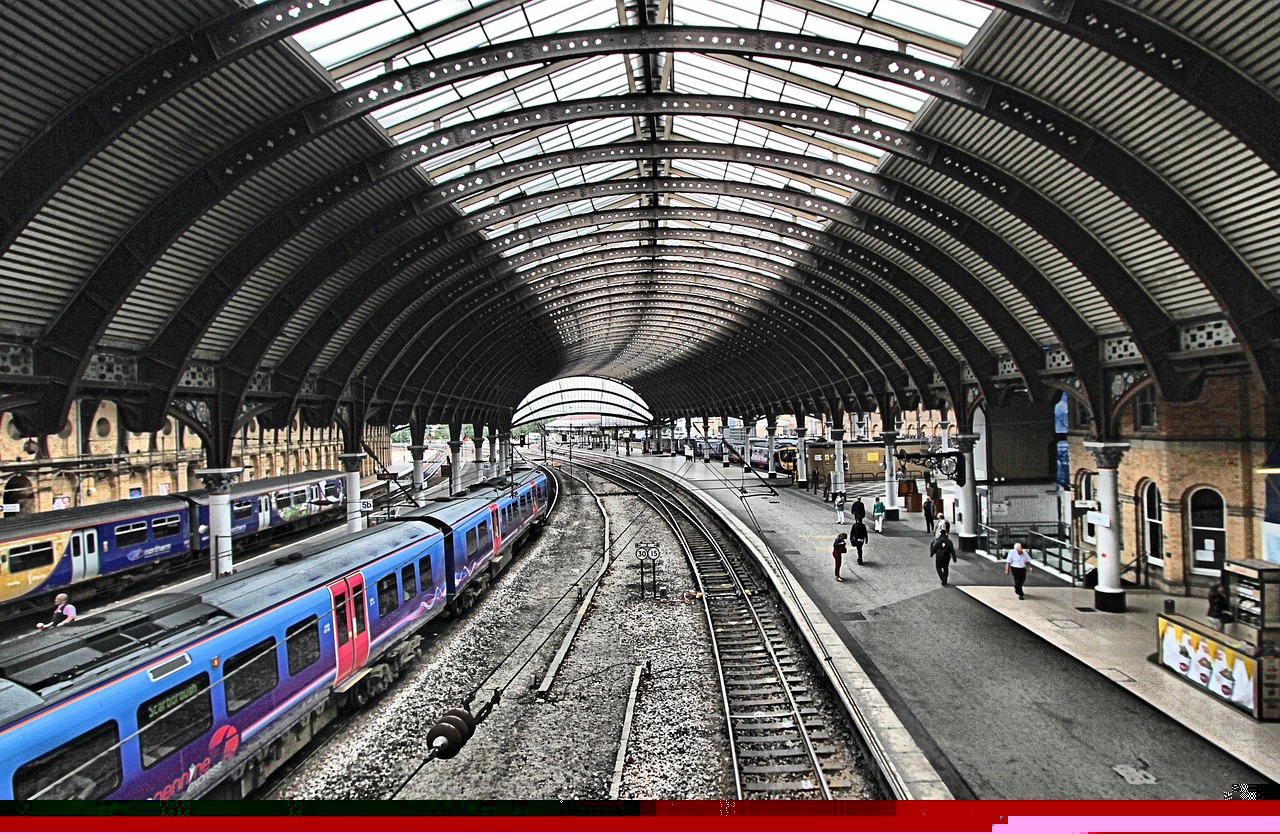 600圖庫大全免費(fèi)資料圖2024，鐵路、公路、水路交通占比分別為52.46%、2.46%、27%