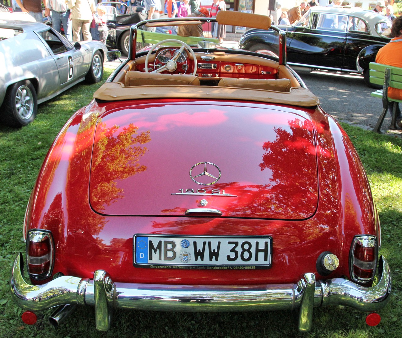 榮威最新動態(tài)，引領(lǐng)智能出行新時代的步伐加速前行