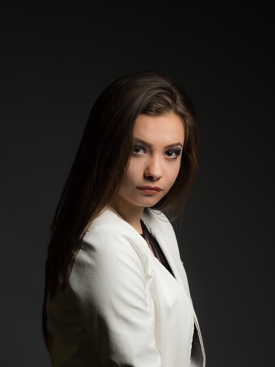 最新豐滿女生圖片展示，自信魅力的時尚風(fēng)采