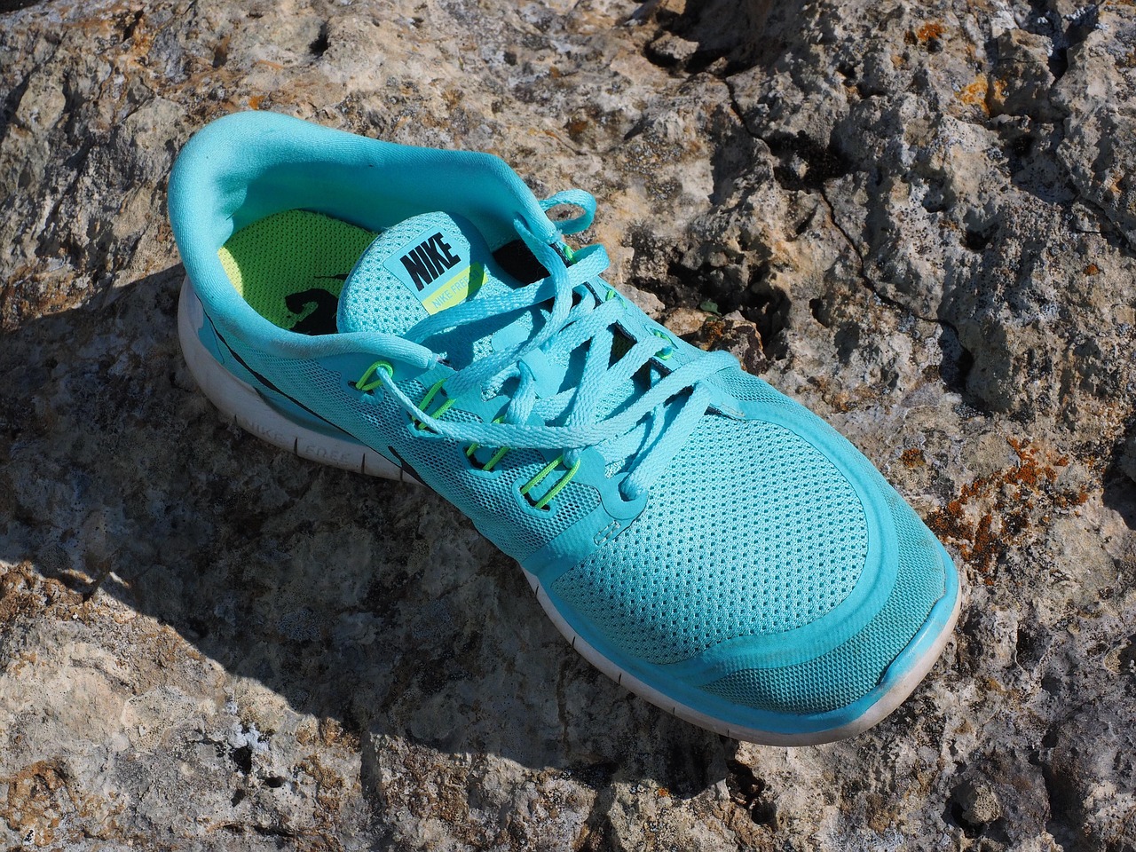 Nike最新款運動鞋，時尚潮流的完美融合