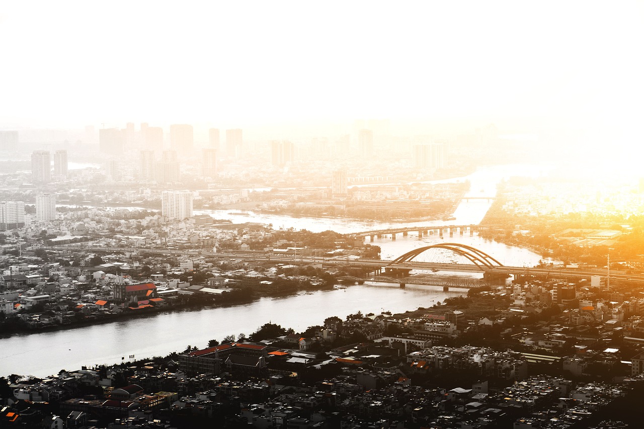 三進(jìn)三城電影，探尋城市魅力與情感深度之旅