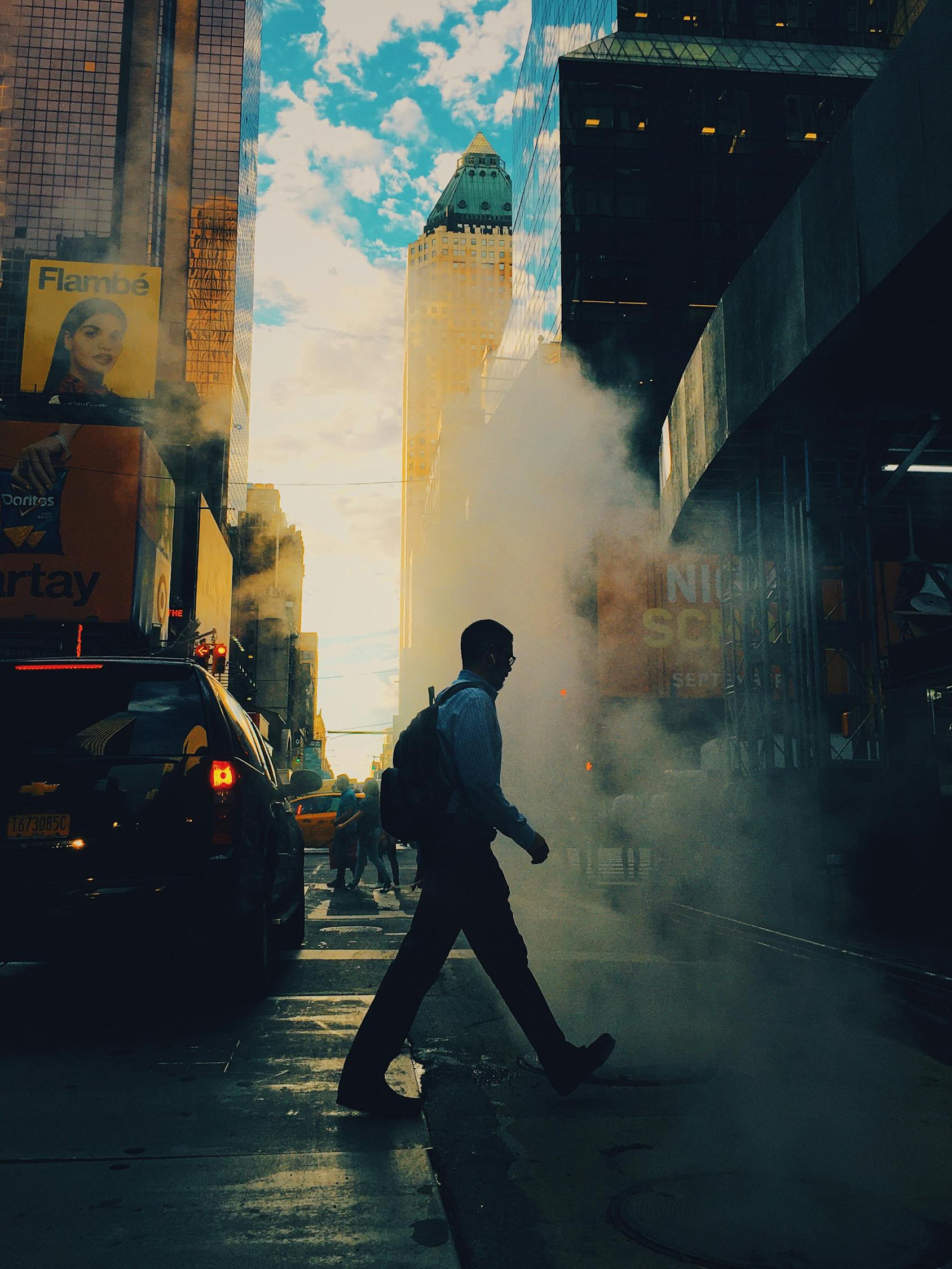 蝸居電視連續(xù)劇，現(xiàn)代都市生活的縮影寫照