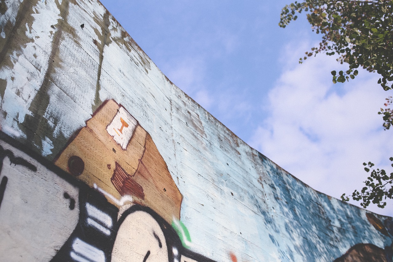 邱月茂書畫藝術(shù)價(jià)值與市場(chǎng)表現(xiàn)的深度觀察，價(jià)格透視與賞析