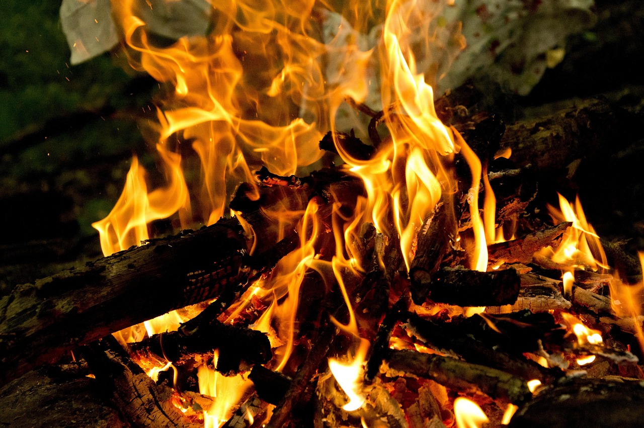 超火動(dòng)漫，青春熱情與想象力的燃燒之旅