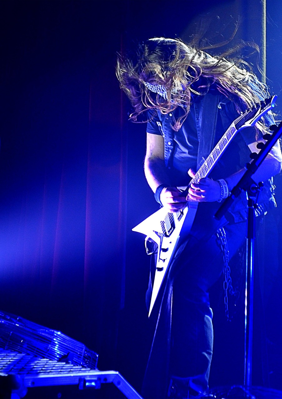 愛蘿莉比賽，網絡狂歡與文化反思的碰撞