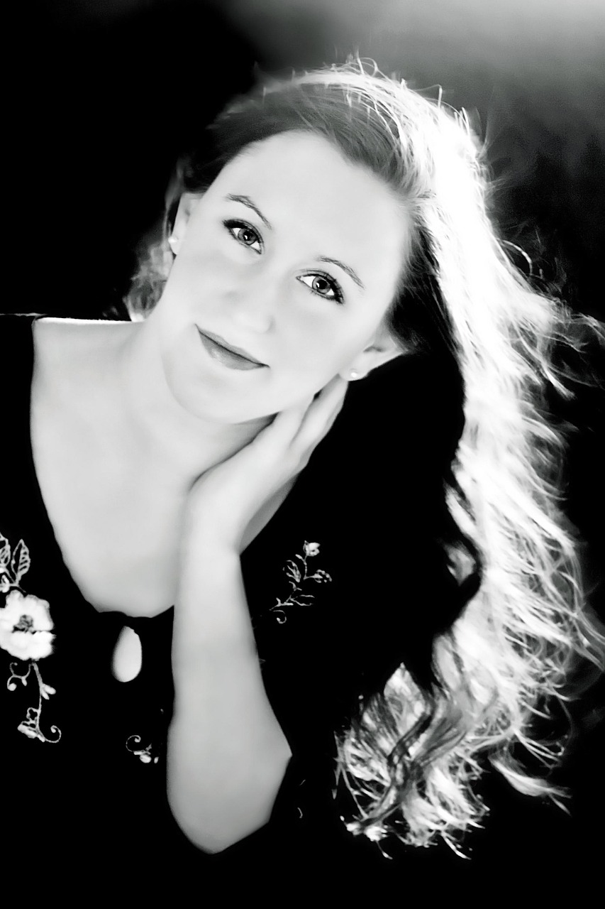 華哥新動(dòng)態(tài)，潮流引領(lǐng)，多元魅力展現(xiàn)！