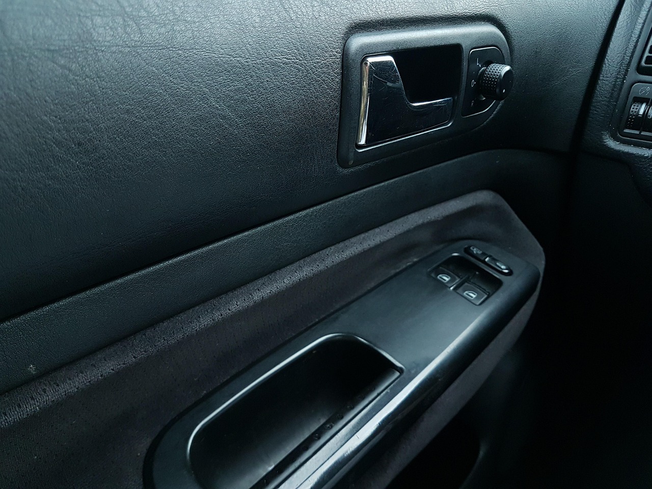 最新大眾高爾夫評(píng)測(cè)視頻，全方位解析經(jīng)典車型的魅力