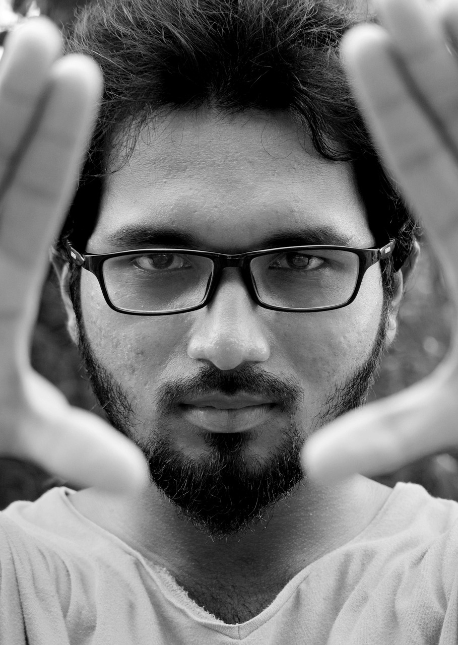 影視中的激情瞬間，男演員舌吻的藝術(shù)表達(dá)