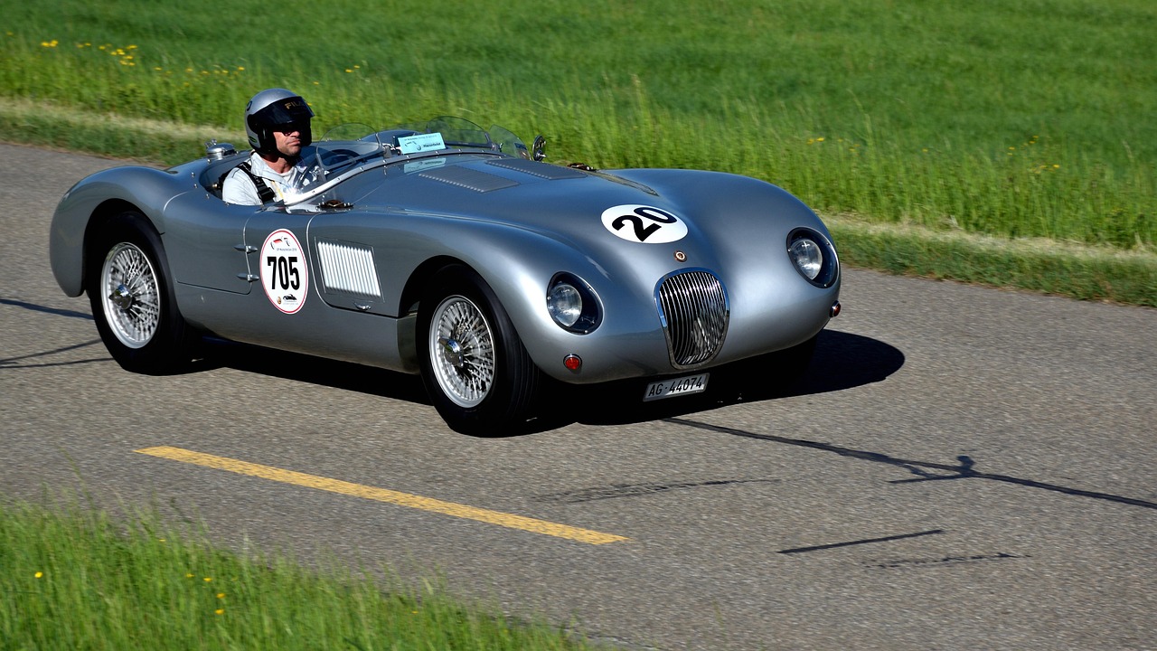 最新捷豹，速度與豪華的完美融合