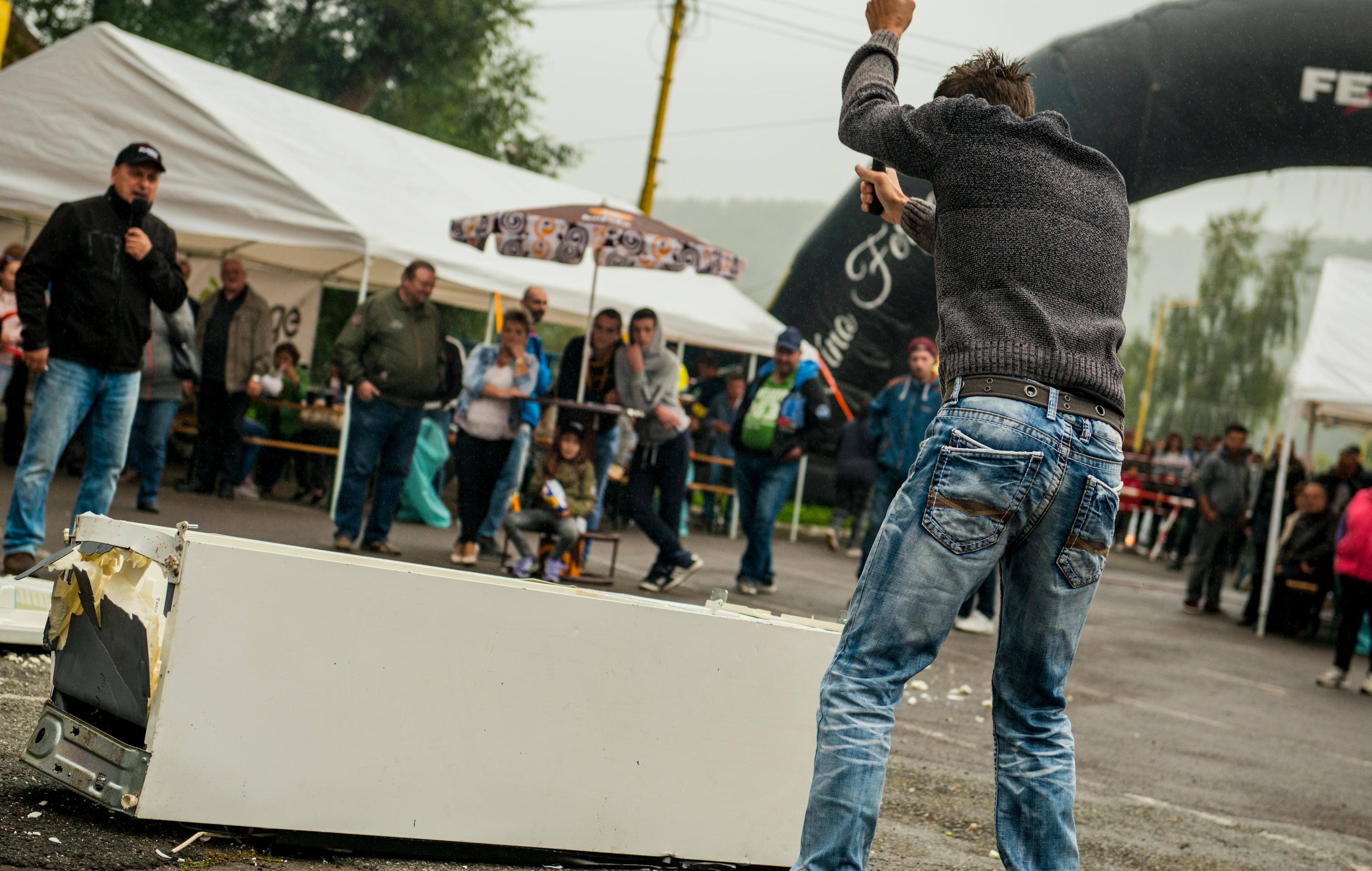 麥達(dá)納被KO的比賽，榮耀與挑戰(zhàn)的碰撞瞬間