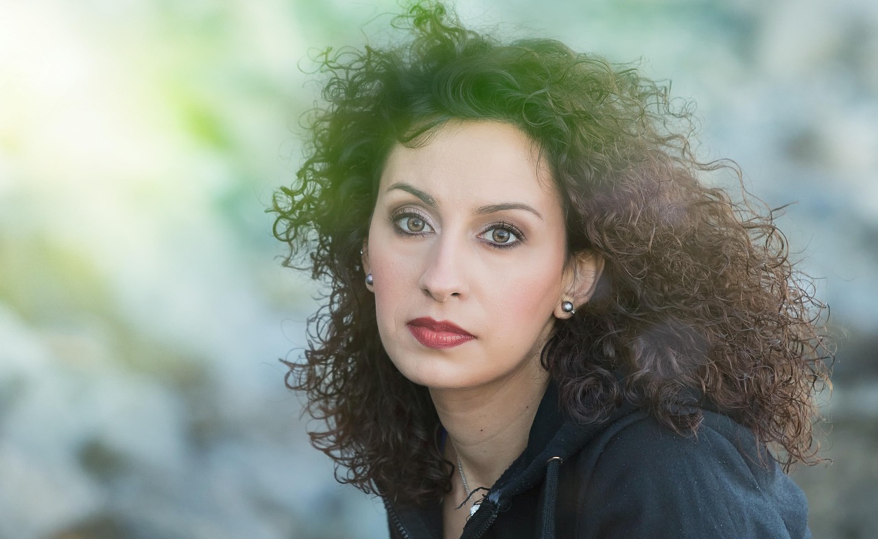 潮流燙發(fā)發(fā)型，時尚魅力的無限延伸