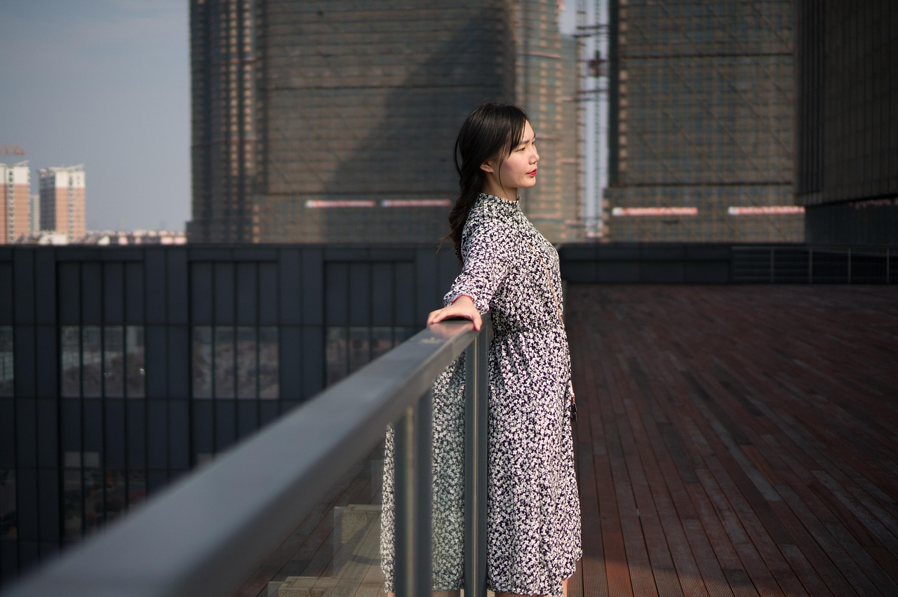 揭秘女演員宋寧的真實(shí)年齡與多彩人生